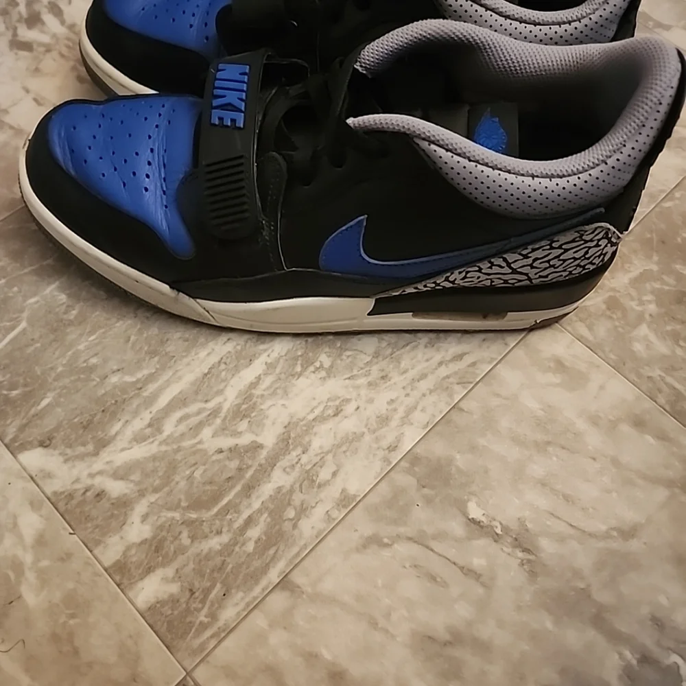 Jordan Legacy 312 Low Royal  Men's Size 9.5 CD7069 41